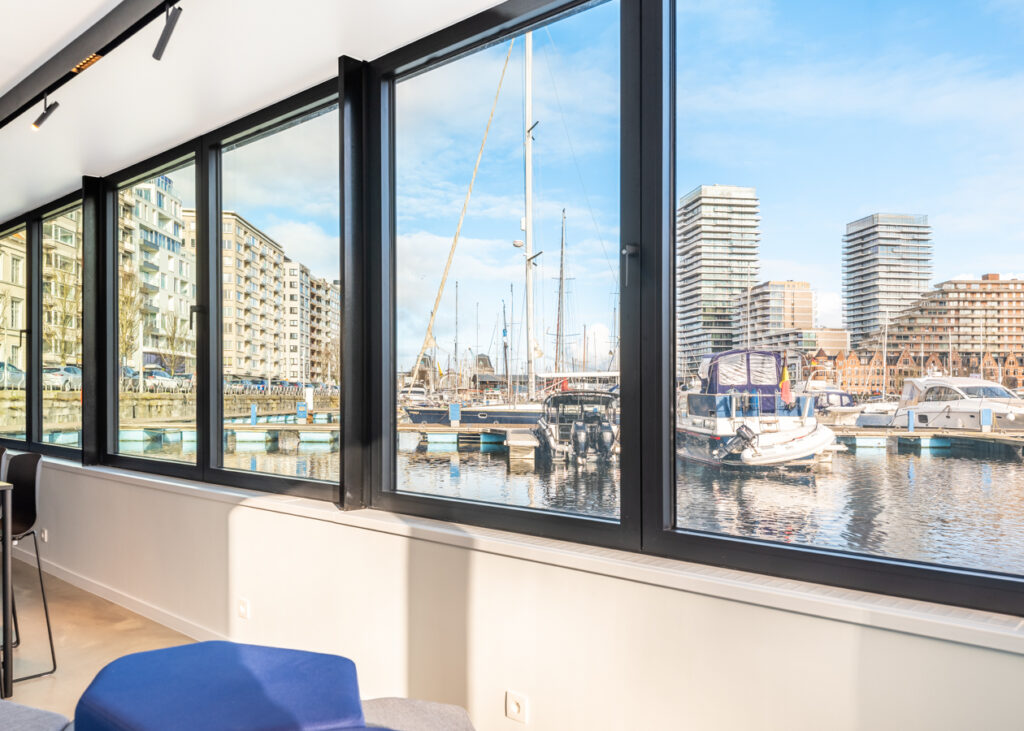 Een panoramisch decor voor vergaderingen en events die indruk maken.